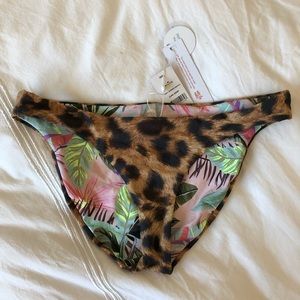 Reversible bikini bottom in Jungle NWOT